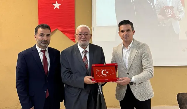Dazkırı'da "Toplumumuzun Temeli Aile" Konulu Konferans Yoğun İlgi Gördü!