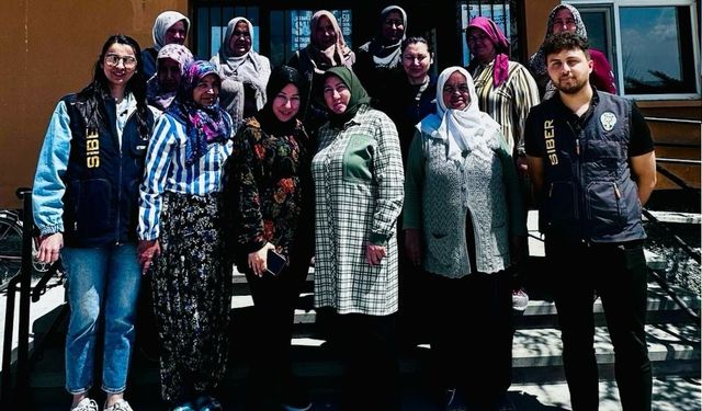 Afyonkarahisar'da Siber Saldırılara Karşı Farkındalık Artıyor: Kadınlara Güvenli İnternet Eğitimi