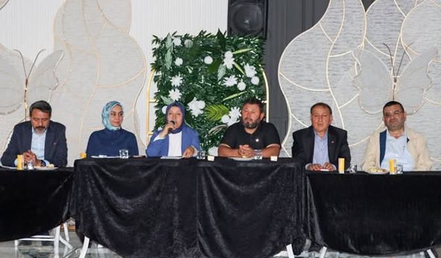Ak Parti Delegeleri, İscehisar'da Vatandaşlarla Buluştu