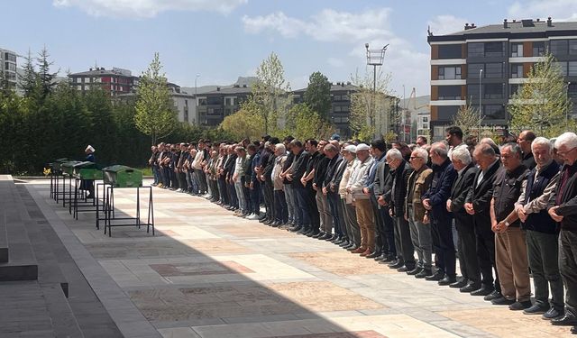 Afyonkarahisar CHP'li Başkan, Cenaze Törenine Katıldı