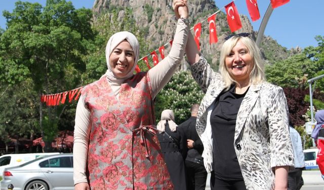 Cumhur İttifakı’ndan Aile Günü Yürüyüşünde El Ele Mesajı