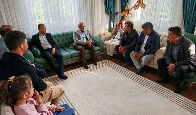 AK Parti İl Başkanı Şahin, Hocalar İlçesini Ziyaret Etti.!