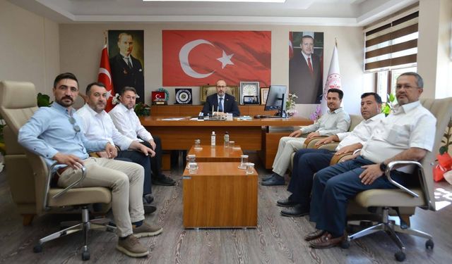 Başkanlar Yeni İl Sağlık Müdürünü Ziyaret etti..