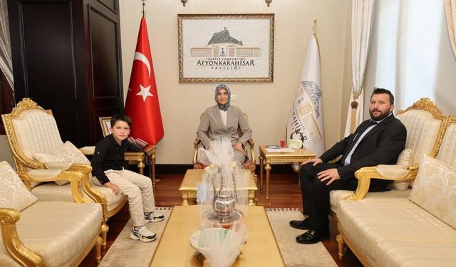 Akharım Belediye Başkanı Süleyman Kaynak Vali Yiğitbaşı'nı Ziyaret Etti