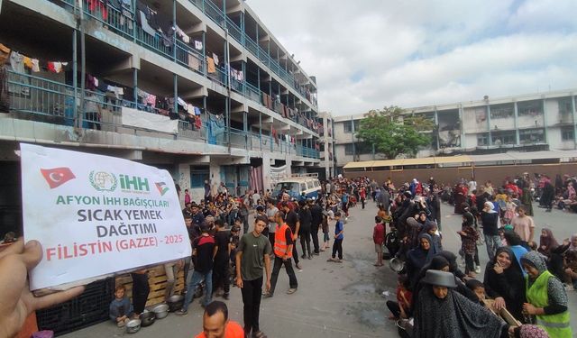 Afyonkarahisar'dan Gazze'ye Umut Eli: İHH'dan Yemek Yardımı