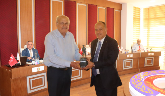 Afyon Eğitim Vakfı Yönetim Kurulu yeni yönetim kurulu ile ilk toplantısını gerçekleştirdi.