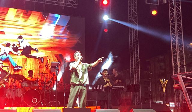 Park Afyon 10. Yıl Festivali'nde Oğuzhan Koç Rüzgarı Esti!