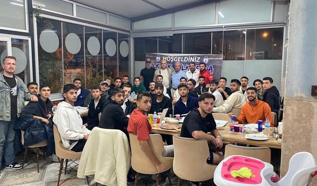 Afyonspor’a Balıkesir maçı öncesi moral yemeği!