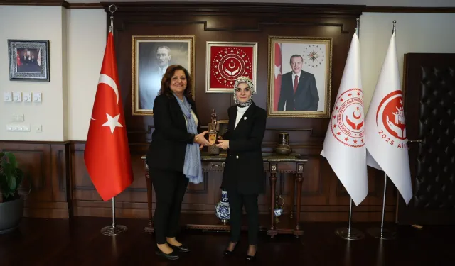 Başkan Köksal, Aile ve Sosyal Hizmetler Bakanı Mahinur Özdemir Göktaş’ı ziyaret etti.