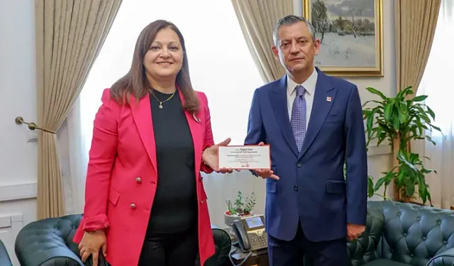 Burcu Köksal AK Parti'ye Geçiyor.!