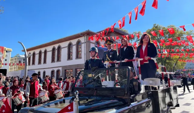 Afyonkarahisar’da 29 Ekim Cumhuriyet Bayramı coşkusu.!