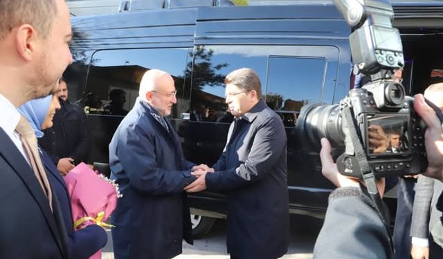 Adalet Bakanı Yılmaz Tunç, AK Parti Afyonkarahisar İl Başkanlığı'nı Ziyaret Etti