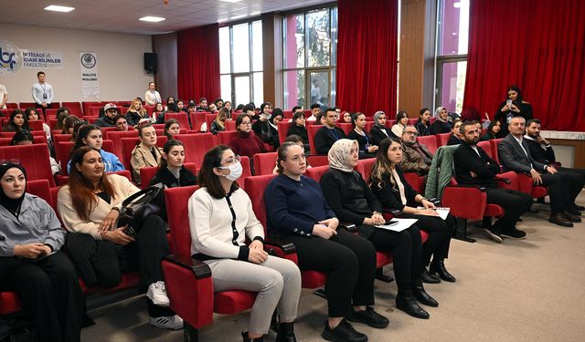 İİBF’de Mesleki Kariyer Olanakları Anlatıldı