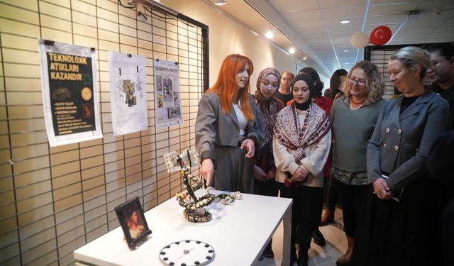 GSF’de “Elektronik Atıklarda Geri Dönüşüm ve Yeniden Kullanma Atölyesi”nin Ürün Sergisi Açıldı