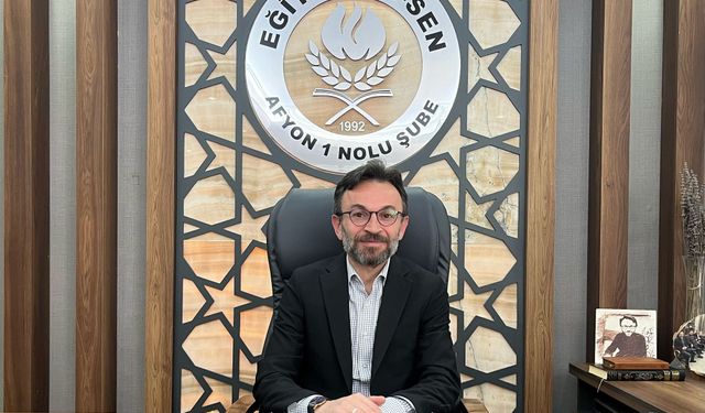 "HAYAT EĞİTİMLE,  EĞİTİM ÖĞRETMENLE BAŞARILI OLUR"