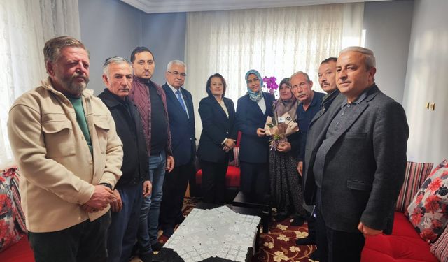 AK PARTİ AFYON ÖĞRETMENLERİ UNUTMADI