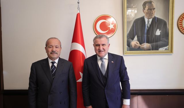 Taytak, Gençlik ve Spor Bakanı Dr. Osman Aşkın Bak’ı makamında ziyaret etti.