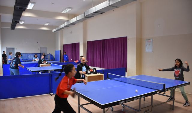 Masa Tenisi Gençler İl Birinciliği Müsabakaları Tamamlandı