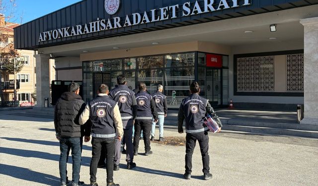 Afyonkarahisar'da Göçmen Kaçakçılığı Operasyonu