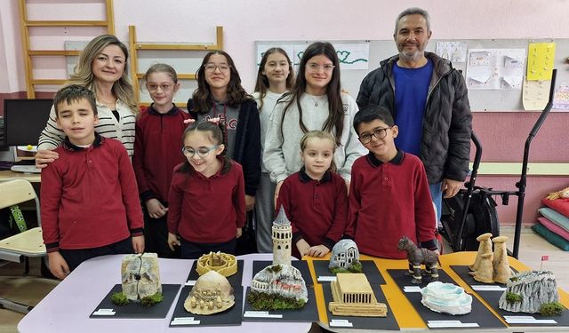 Görme Engelli Öğrenciler Kültürel Mirası Dokunarak Keşfetti