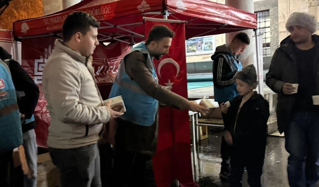 BAŞKAN İNTEPE’DEN REGAİP KANDİLİ’NDE ANLAMLI İKRAM