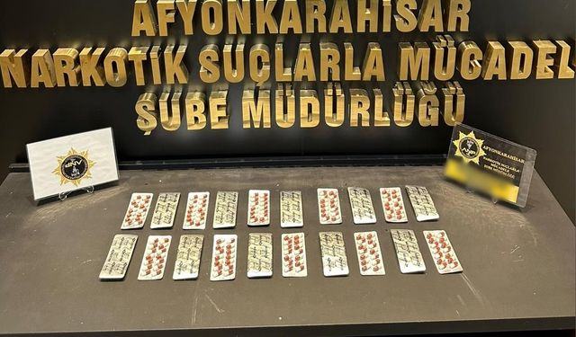 Afyonkarahisar'da Sokak Satıcısına Operasyon: 280 Doz Sentetik Esrar Ele Geçirildi.!