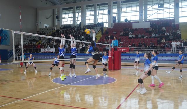 Okul Sporları Yıldız Kızlar Voleybol Müsabakası Afyonkarahisar’da Sona Erdi
