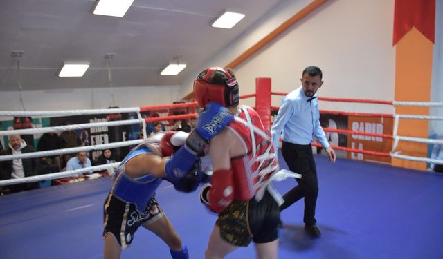 Muay Thai Sporcuları Afyonkarahisar'da Hünerlerini Sergiledi