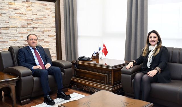 Afyon Baro Başkanı, AKÜ Rektörü Karakaş'ı Ziyaret Etti