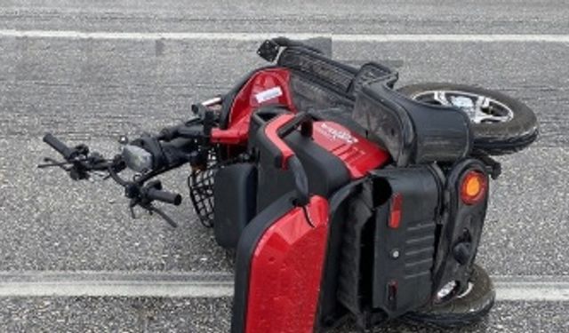 Afyon’da TIR ile Üç Tekerlekli Motosiklet Çarpıştı: Ölü ve Yaralılar Var