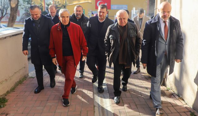 ÇİÇEK VE DONAT’TAN AK PARTİ İL BAŞKANLIĞINA ZİYARET