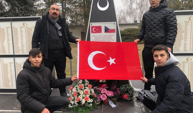 AVRUPADA BULUNAN AFYONKARAHİSAR MESLEK LİSESİ ÖĞRENCİLERİNDEN SEHİTLERİMİZE VEFA