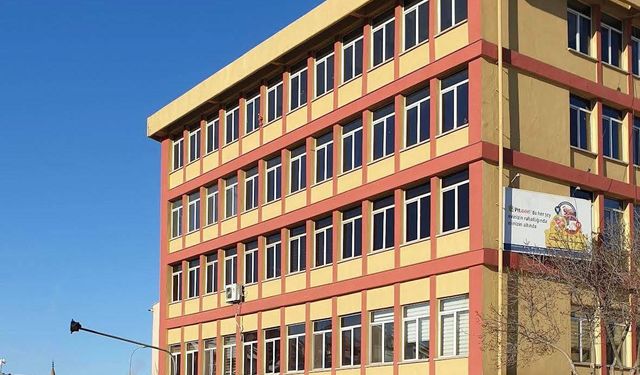 Afyon’da PTT Şokta: Başmüdürlük Gitti, Yetmedi Şubelerde mi Kapatılıyor?