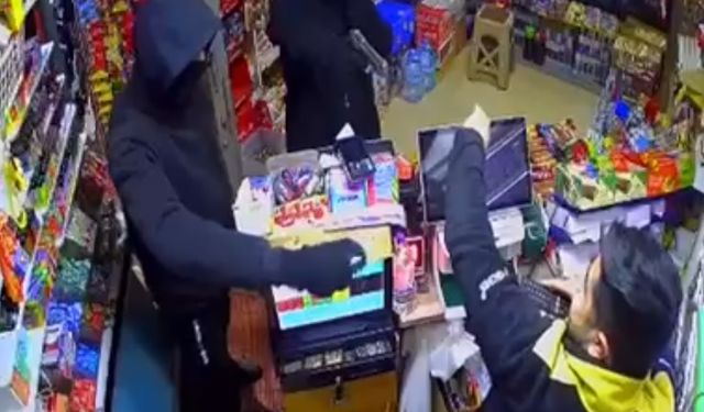 Afyonkarahisar'da Market Soygunu: Biber Gazlı ve Silahlı Saldırı