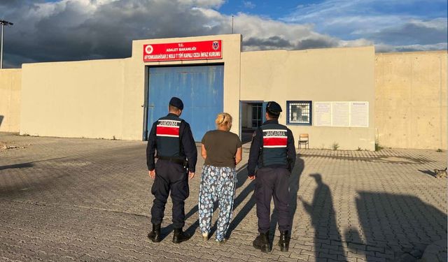 Afyon’da Jandarmadan Nefes Kesen Operasyon: 3 Ağır Hükümlü Kıskıvrak Yakalandı.!