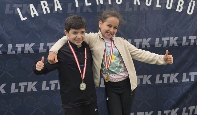 Afyonkarahisarlı Minik Raketler Ankara ve Antalya’da Zirveye Damga Vurdu