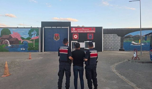 Afyon’da Jandarmadan Büyük Operasyon: 43 Firari Yakalandı, 17’si Tutuklandı