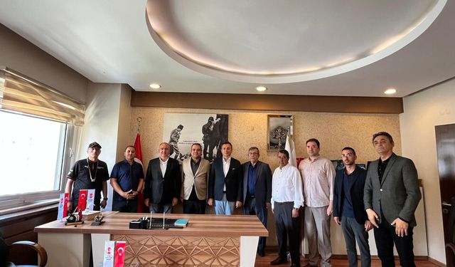 ALZ GRUP CEO’SU CİHAT ALAGÖZ, AFYON GAZETECİLER CEMİYETİ’Nİ ZİYARET ETTİ
