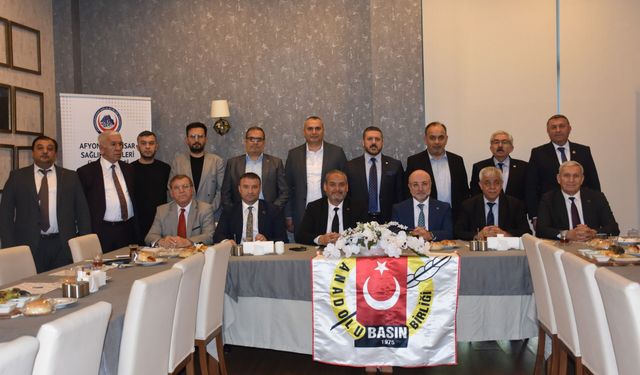 Afyonkarahisar’da Siyasi Parti İl Başkanları AFSÜ Ev Sahipliğinde biraraya geldiler.