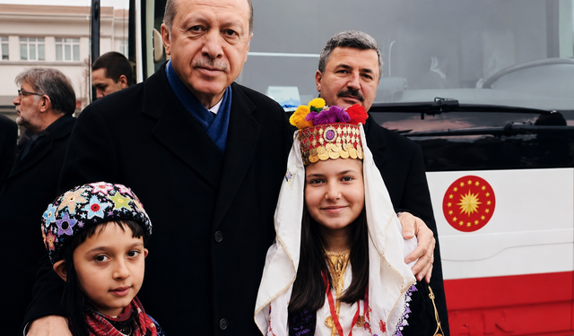 Cumhurbaşkanı'nın Afyonkarahisar Ziyareti Fotoğrafı Okulda Fark Edildi