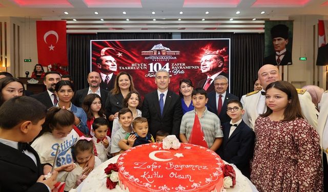30 Ağustos Zafer Bayramı Kabul Töreni Coşkuyla gerçekleştirildi