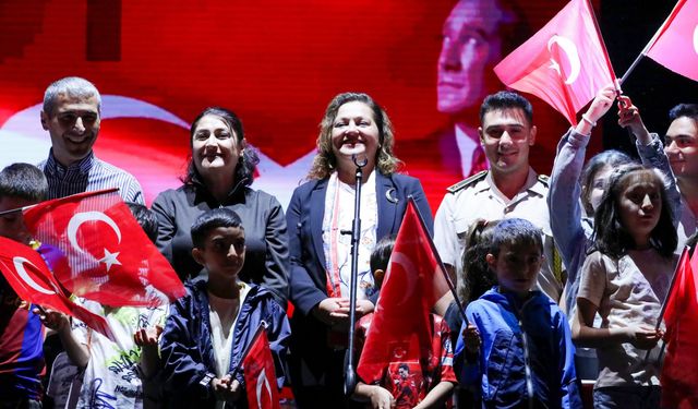 Afyonkarahisar’da Zafer Coşkusu Meydanlara Taştı