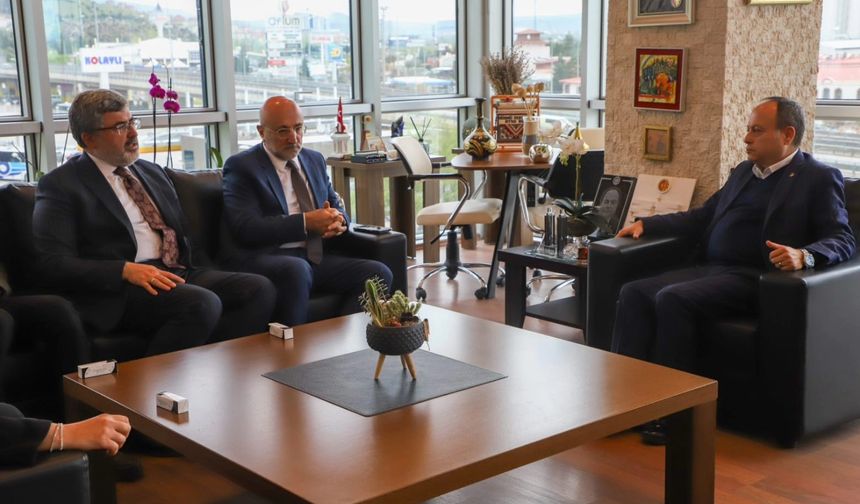 AK Parti İl Başkanı Şahin, Serteser'e Taziye Ziyareti Gerçekleştirdi