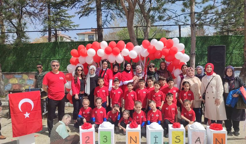Minikler Yüksel Varlı İlköğretim Okulu’nda Bayrama Coşku Kattı