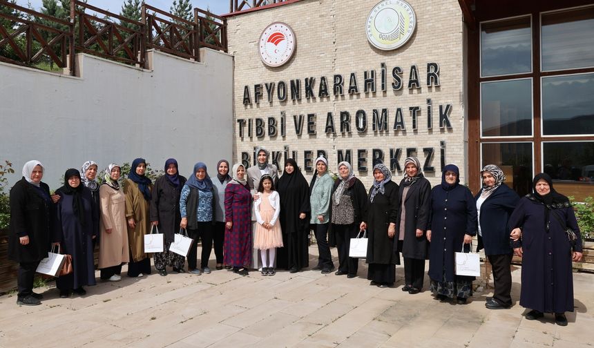 Vali Yiğitbaşı, Şehit Anneleriyle Anneler Günü'nü Kutladı