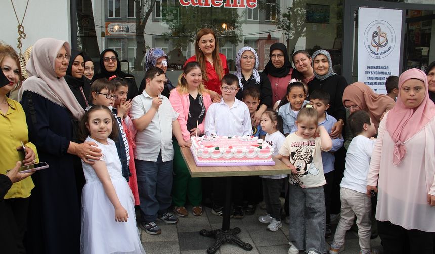 Afyonkarahisar DOWN Sendromlular Derneği Anneler Günü'nde Fark Yarattı.