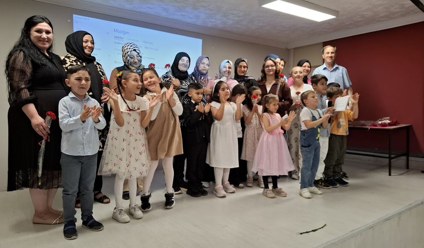 FATİH İLKOKULU’NDA  ANNELERE ÖZEL GÖSTERİ