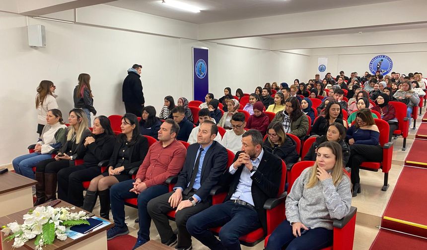 Sandıklı MYO’da HIV Farkındalık Konferansı Düzenlendi