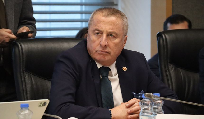 “GERÇEKLER AĞIR TEDAVİ GEREKTİRİRKEN, PANSUMAN SİYASETİYLE SAĞLIK BAŞKENTİ OLUNMAZ”