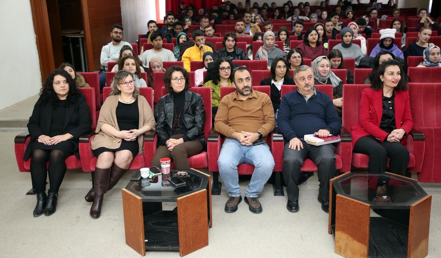 Doç. Dr. Nas, “Akademide Dilin Etkin Kullanımı”nı Anlattı